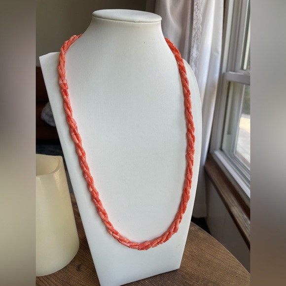 Vintage 23” long necklace, triple twisted strands of angel skin coral beads. - Picture 3 of 8